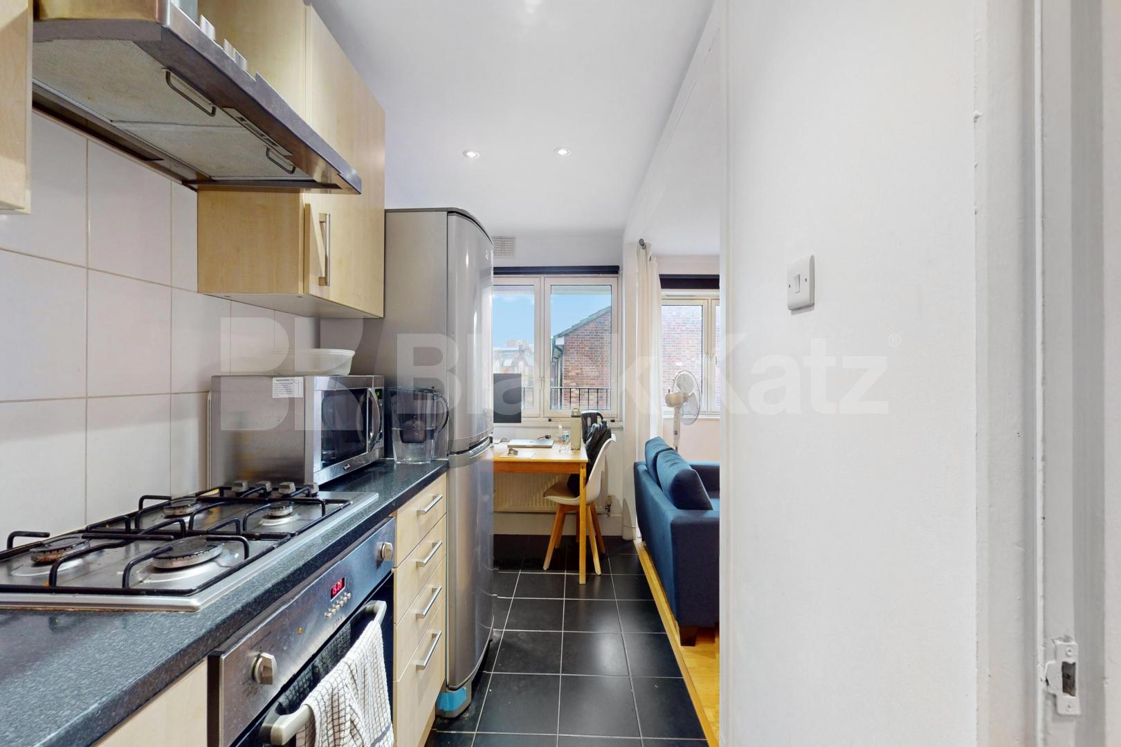 Top floor, double studio with charming balcony  Barlow Street , Elephant And Castle